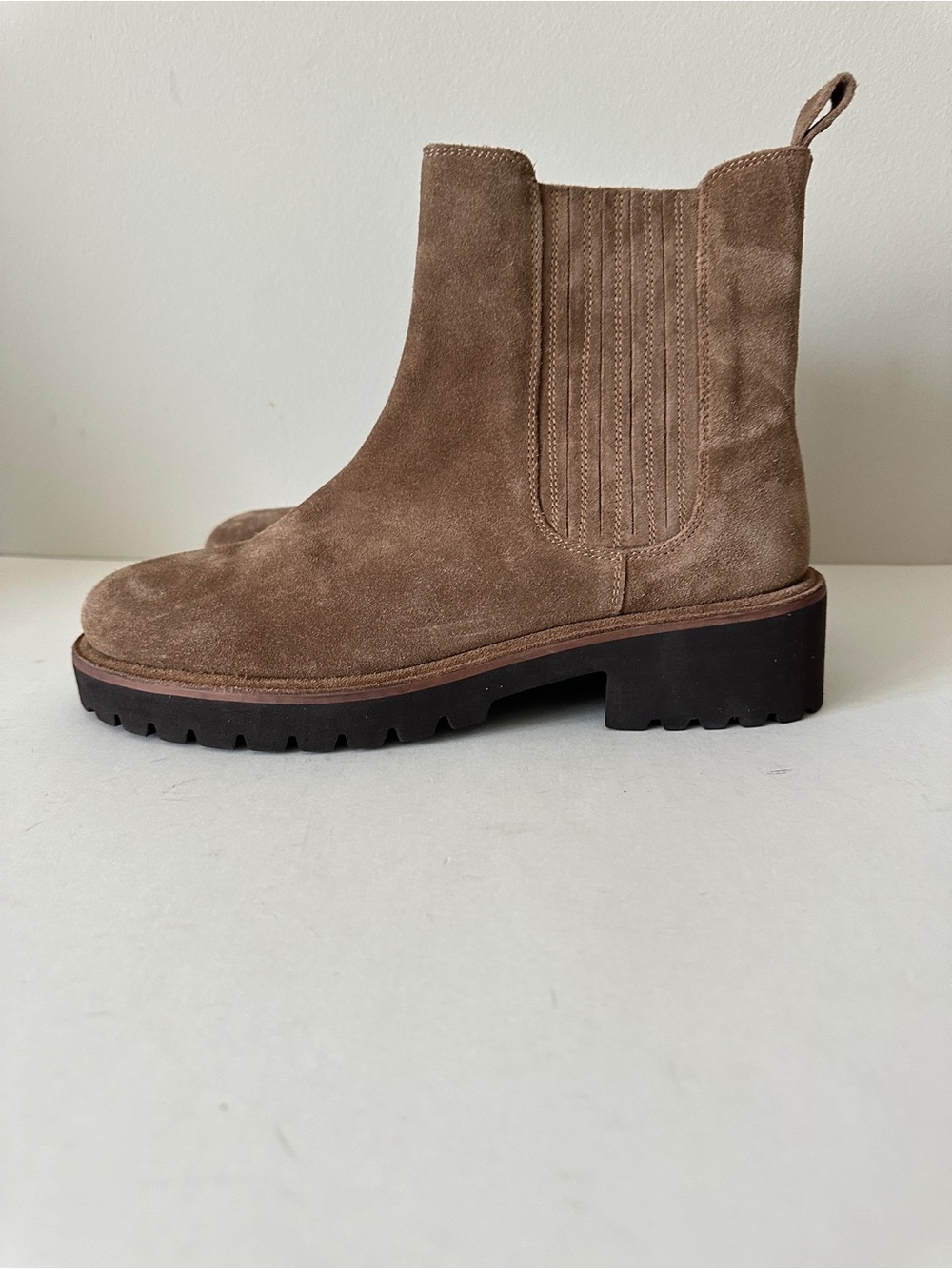 NEW Seychelles Cashew Brown Suede Water resistant Chelsea Women's Booties, Sz 8